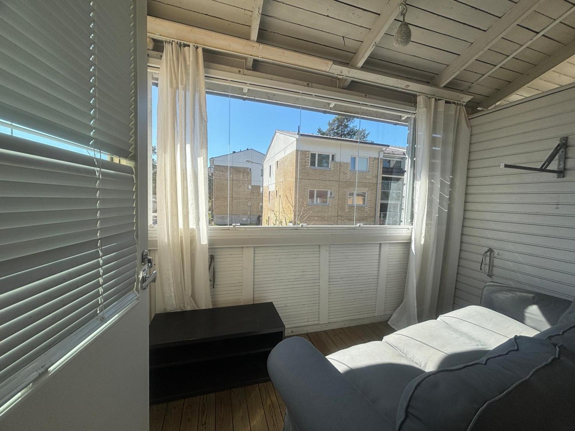 Private Rooms Near Metro, Free Parking,Direct Bus From Airport Helsingfors Exteriör bild
